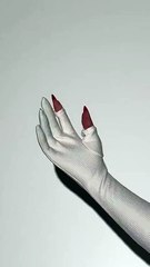 الكويتية عايشة العقيل تشاركنا أسرار أناقتها والعلامات المفضلة لديها