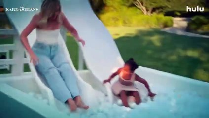 صورة غير متوقعة لكيم كاردشيان بدون مكياج ومظهر مختلف