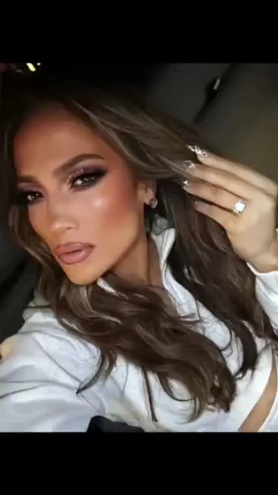 4 تسريحات شعر مثالية للصيف بوحي من لوكات جينيفر...