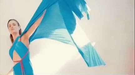 استعدّي لاستقبال أجواء الربيع بملابس الجلد الملوّنة التي لن تملّي منها