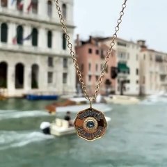 الصيحات المرحة تطغى على تنسيق المجوهرات الصيفية