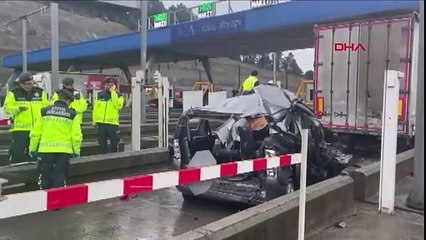 Aynı gişede aynı kaza! Otomobiliyle TIR'ın altına giren sürücü öldü