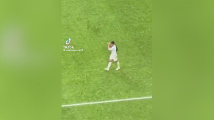 Bellingham se ensaña con el Var: a patada limpia con tras perder ante el Valencia