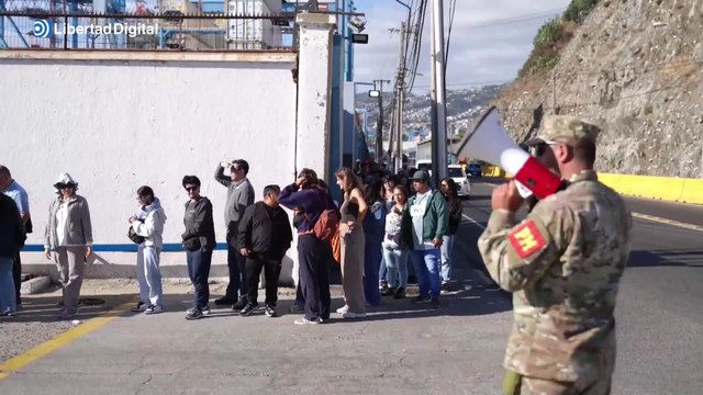 Colas de curiosos para visitar el buque Elcano, donde viaja la princesa Leonor