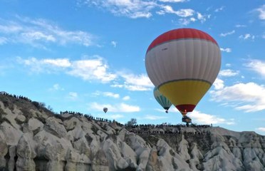 Kapadokya semaları sıcak hava balonlarıyla süslendi