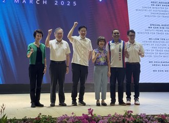 GE2025: PM Wong makes surprise visit to Tengah and Bukit Batok