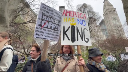 "Giù le mani dai diritti", New York marcia contro Trump