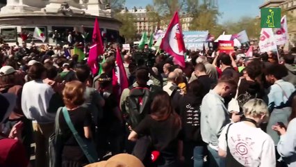 Marine Le Pen contraataca tras su condena, mientras la izquierda no logra movilizar