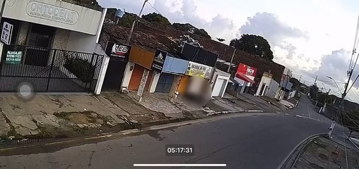 Motociclista morre após perder controle da moto e se chocar contra parede