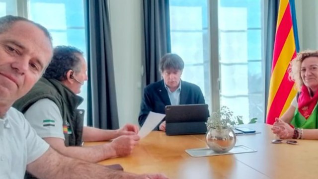 Puigdemont se reúne con los agricultores que recorrieron 2.000 kilómetros en tractor hasta Bruselas
