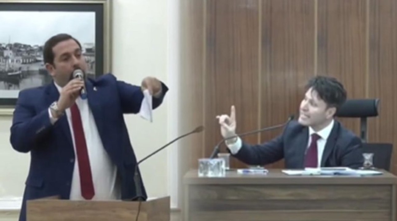 CHP’li meclis üyesi konuşurken mikrofonu kapatıldı