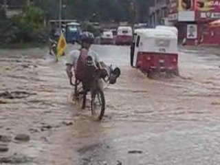 Video cruzando rio