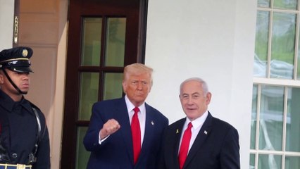 Netanyahu arriva alla Casa Bianca per l'incontro con Trump