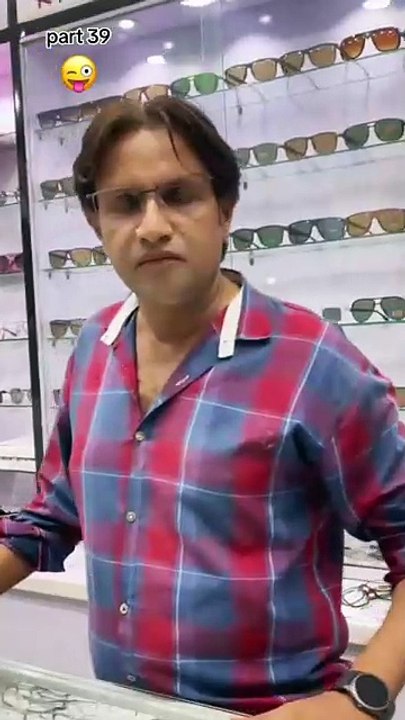 ھنسی روک کر دکھاؤ ویری فنی وڈیو دیکھیں
