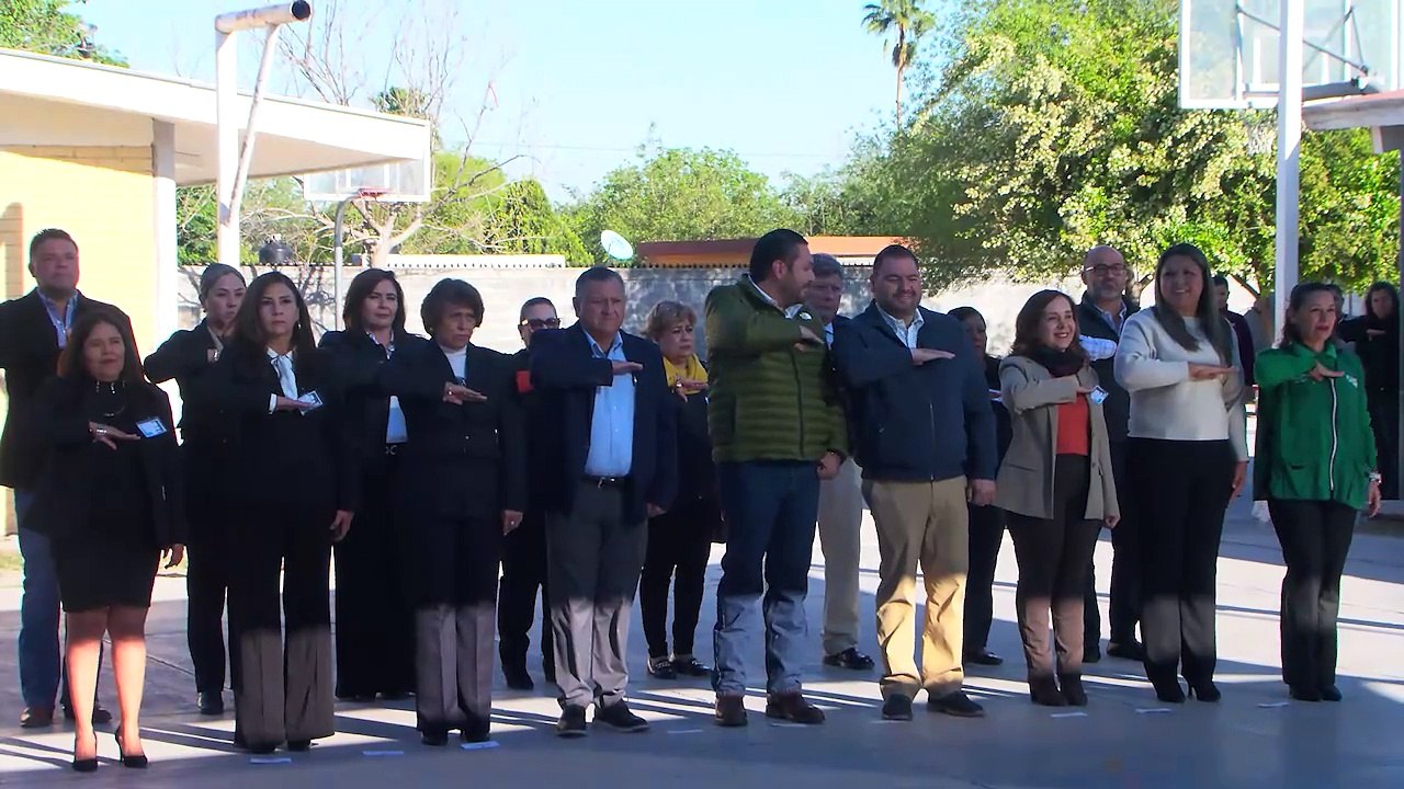 Encabeza Carlos Villarreal lunes cívico en la e...