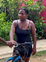 Mujer rechaza al novio de su hija por tener una bicicleta