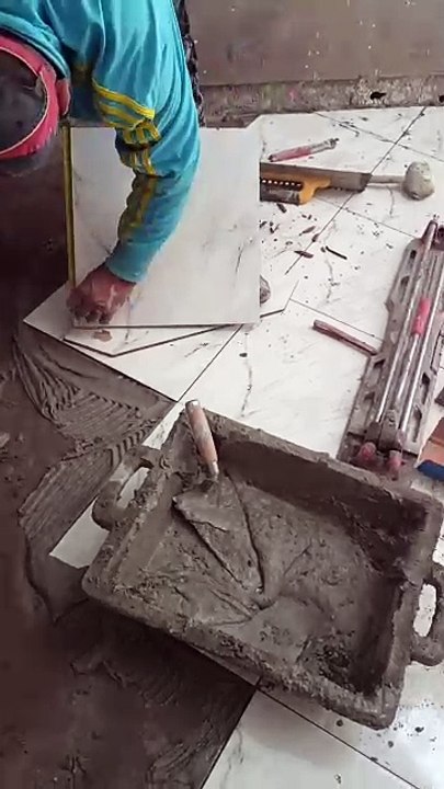 How to install ceramic floor tiles professionally, step by step! #tiles #ceramic #installation
