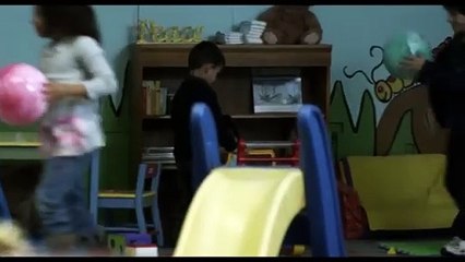 Explosión libera gas tóxico que enloquece personas peliculas de Acción Terror español Latino