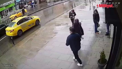 Kadir Ezildi Taksiye Binerken Yaşananlar: 'İlk Defa Yıkılmıyoruz' - thumbnail