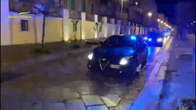 'Ndrangheta, estorsioni e telefonini in cella: 10 arresti nelle province di Catanzaro e Vibo