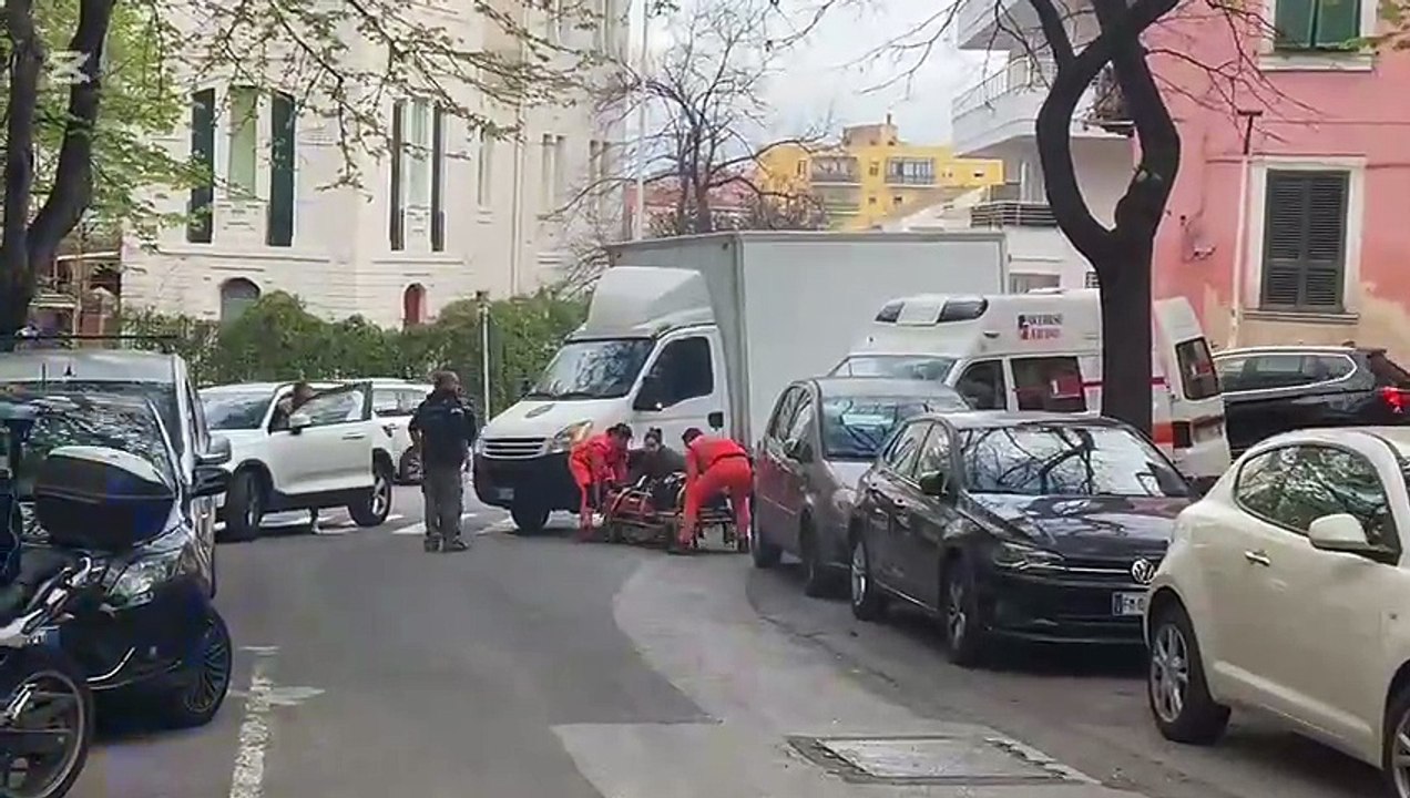 Sassari, donna investita da un camion sulle strisce pedonali finisce al Pronto soccorso