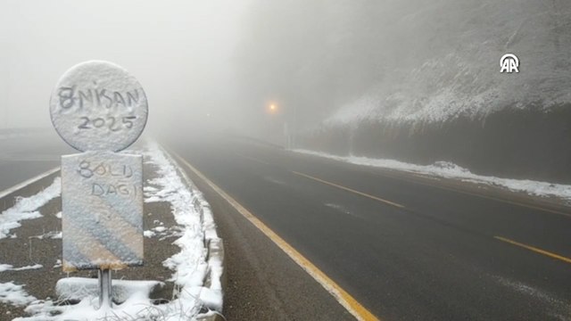 Bolu Dağı'nda kar yağışı ve sis etkili oluyor