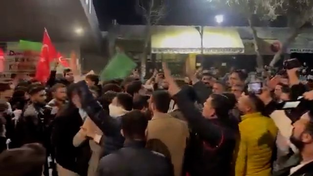 Belediye başkanı CHP'den istifa etti! Oy veren vatandaşlar sokağa döküldü