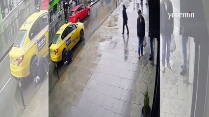 Kadir Ezildi'nin zor anları! Bir anda yere yığıldı