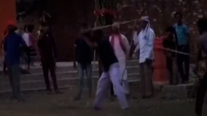 रामनवमी के उत्सव में लाठी भांजते शख्स की अचानक मौत