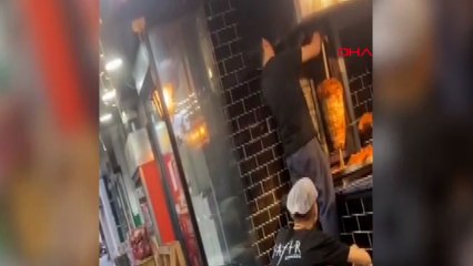 Tavuk döner skandalları sürüyor: Pişmiş etin üzerine çiğ et eklediler