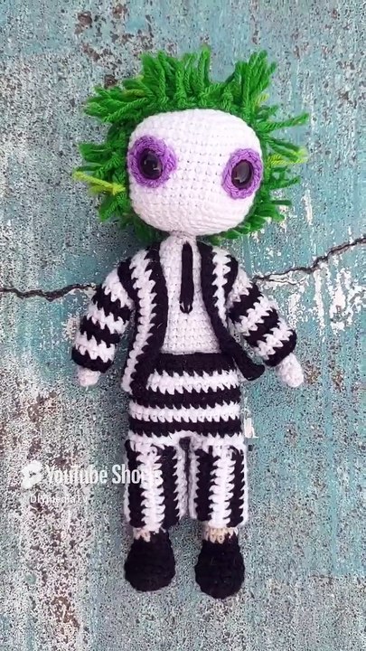 #beetlejuice #halloween #september #crocheting #crochet #crochetpatterns #amigurumi #musical #crochê