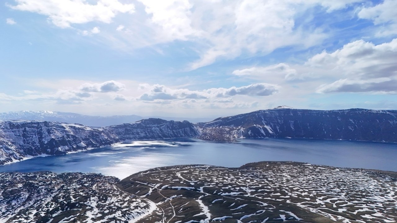 Ayı saldırısı riski var! Doğaseverler vazgeçmiyor: ''Nemrut'u çok özledik''
