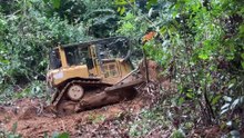 Advantages of D6R XL Bulldozer in Mountain Road Projects
