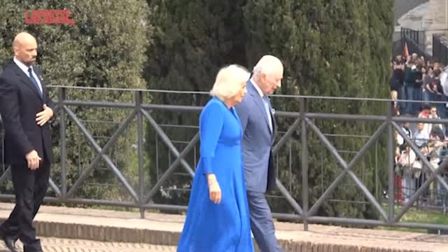 Reali d'Inghilterra a Roma, Re Carlo III e Camilla in visita al Colosseo con Alberto Angela