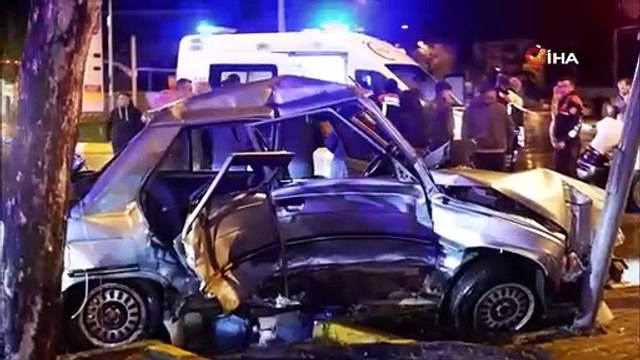 Yayaların ölümden kıl payı kurtulduğu, aracın hurdaya döndüğü kaza kamerada