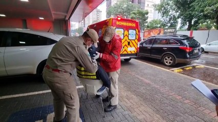 Motociclista fica ferido ao sofrer queda na Rua São Paulo, no Centro