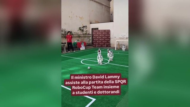 Il ministro britannico Lammy a Roma, assiste alla partita di calcio dei robot della Sapienza