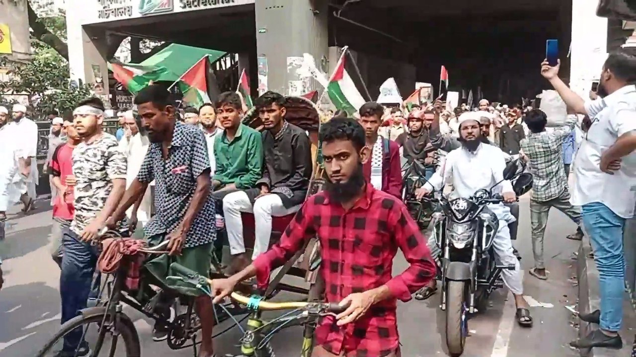 ঢাকার রাজপথে প্র৥তিবাদের ঝড়, গাজা ও রাফায় ইসরাইল কর্তৃক মুসলিম হ৥ত্যার প্র৥তিবাদে বাংলাদেশ