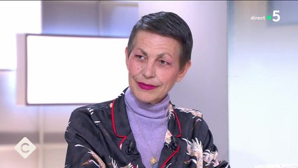 Critiquée pour être rapidement remontée sur scène après la mort de son fils Diego, Lio répond à ses détracteurs : "Nécessité fait loi !" (VIDÉO)