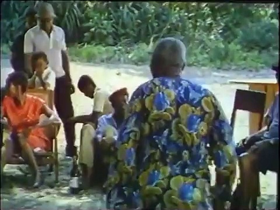 LE SINGE FOU Bande annonce (1986) de Henri-Joseph Koumba Bididi