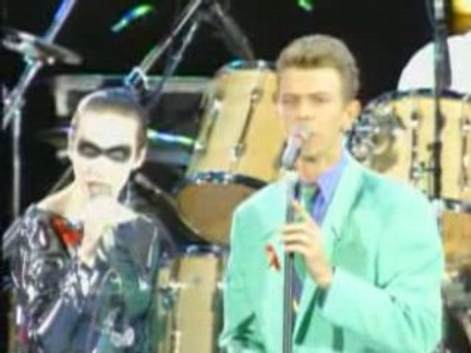 Annie Lennox & David Bowie - Under Pressure