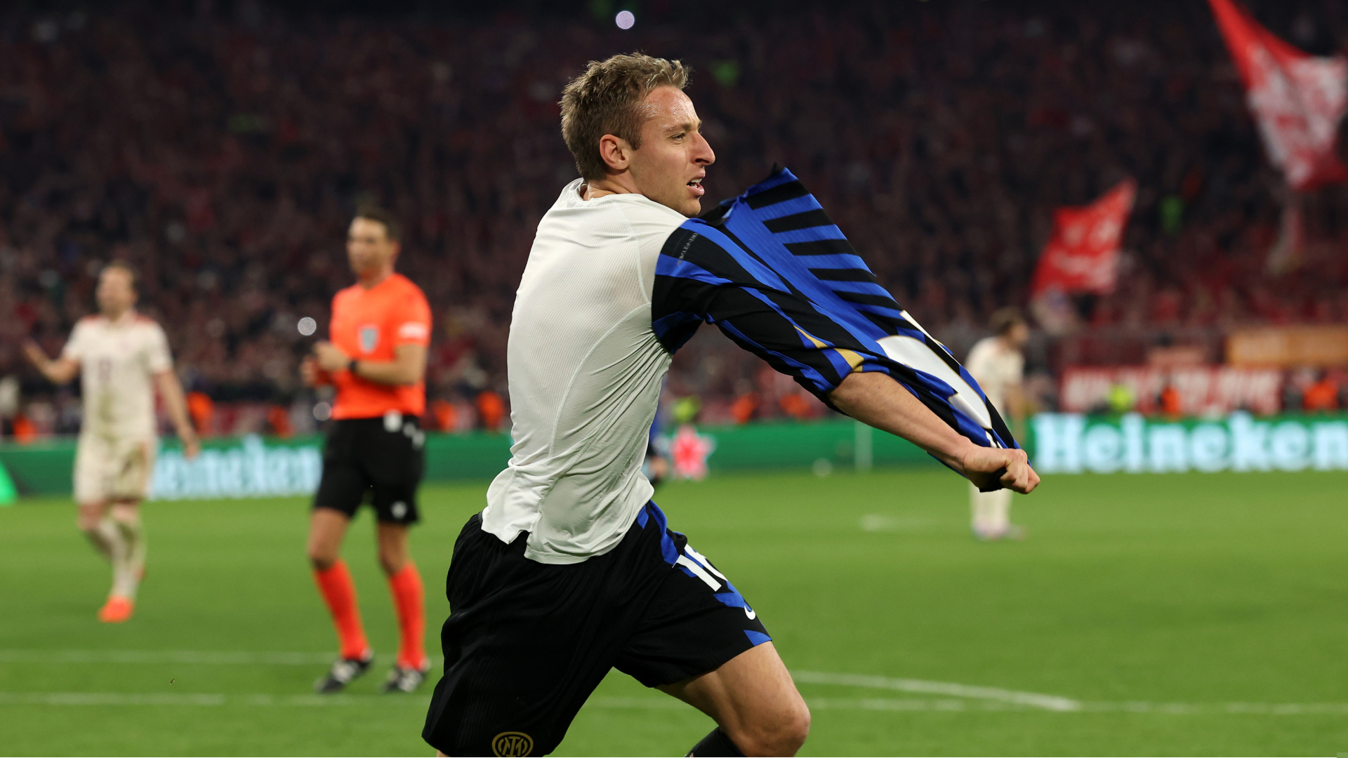 Late Frattesi strike cancels out Muller's equaliser as Inter edge Bayern