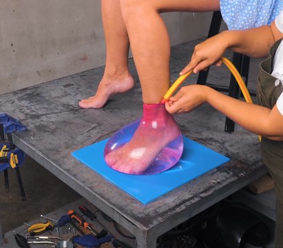 Innovative inflatable shoes that adjust to any size!