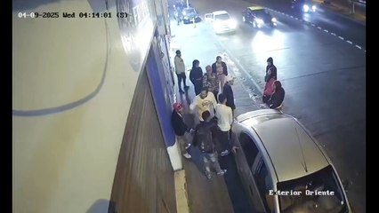 Cámara captó cómo fue asesinado un joven afuera de prostíbulo en Estación Central