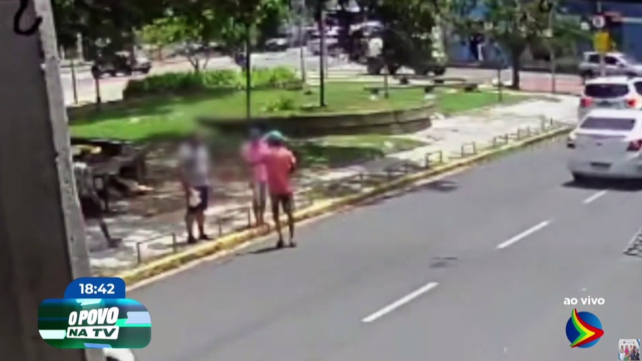 Homem é preso depois de assaltar um Policial Civil e bater com carro em um ônibus