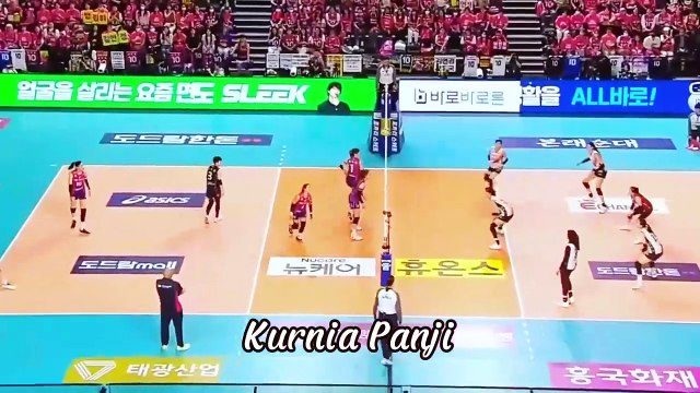 🔥 SAMSAN GYMNASIUM GEGER! Megawati & Red Spark Berikan Perlawanan Sengit, Tak Biarkan Kim Yeon Koung Pensiun dengan Mudah!