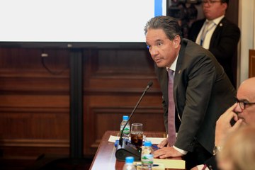 Consejo de Gabinete designa a viceministro Arango encargado de modernizar trámites para impulsar inversión extranjera