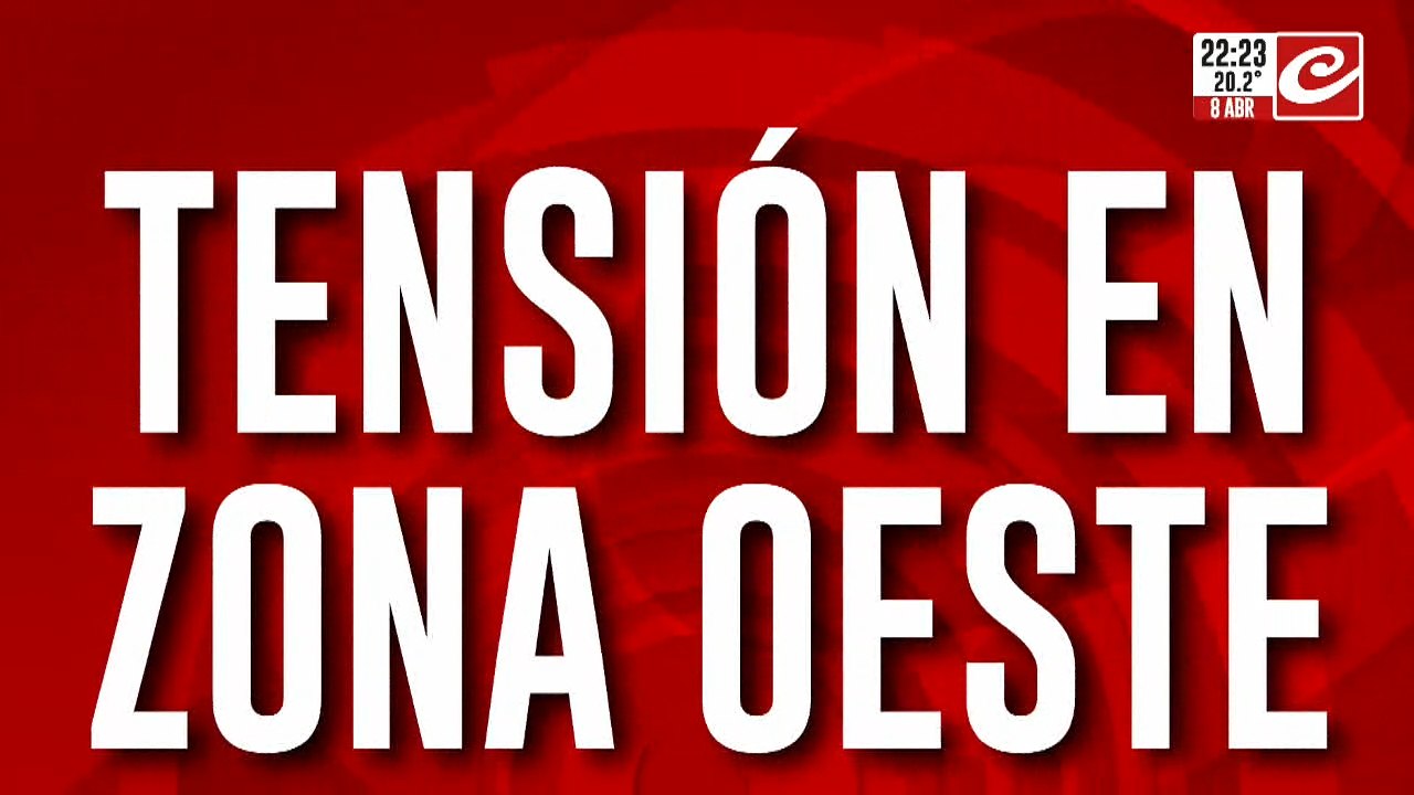 Mujer Atrincherada en Zona Oeste: tiene una escopeta y realizo varios disparos