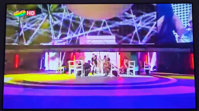 KYLIE MINOGUE - Get Outta My Way (Premios 40 Principales Spain November 10, 2010)