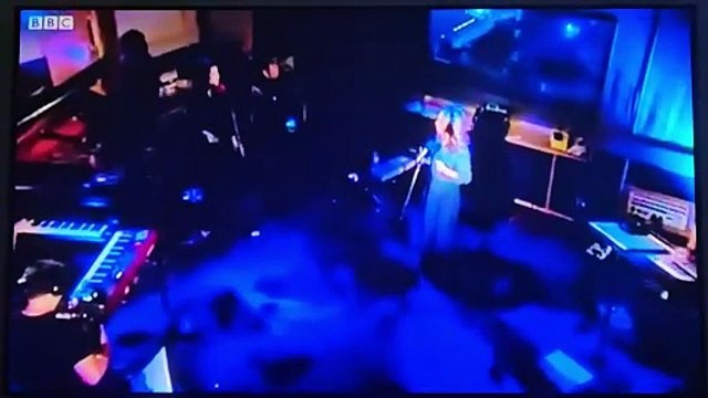 KYLIE MINOGUE - Get Outta My Way (BBC Radio 2 Live Sessions 2012)